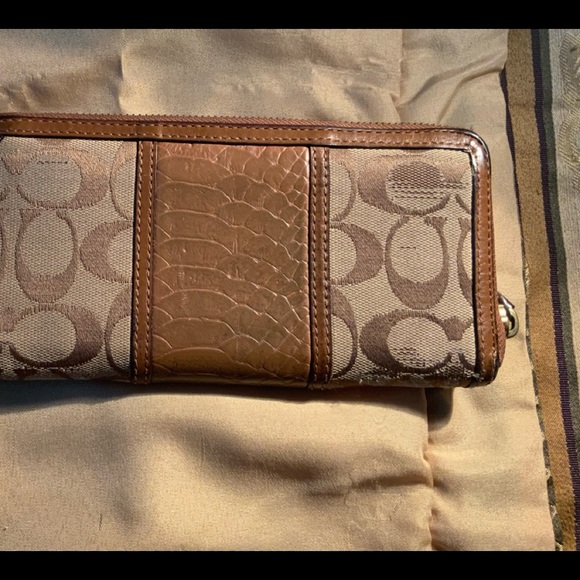 Vintage Coach leather and canvas zippy wallet - Picture 4 of 6